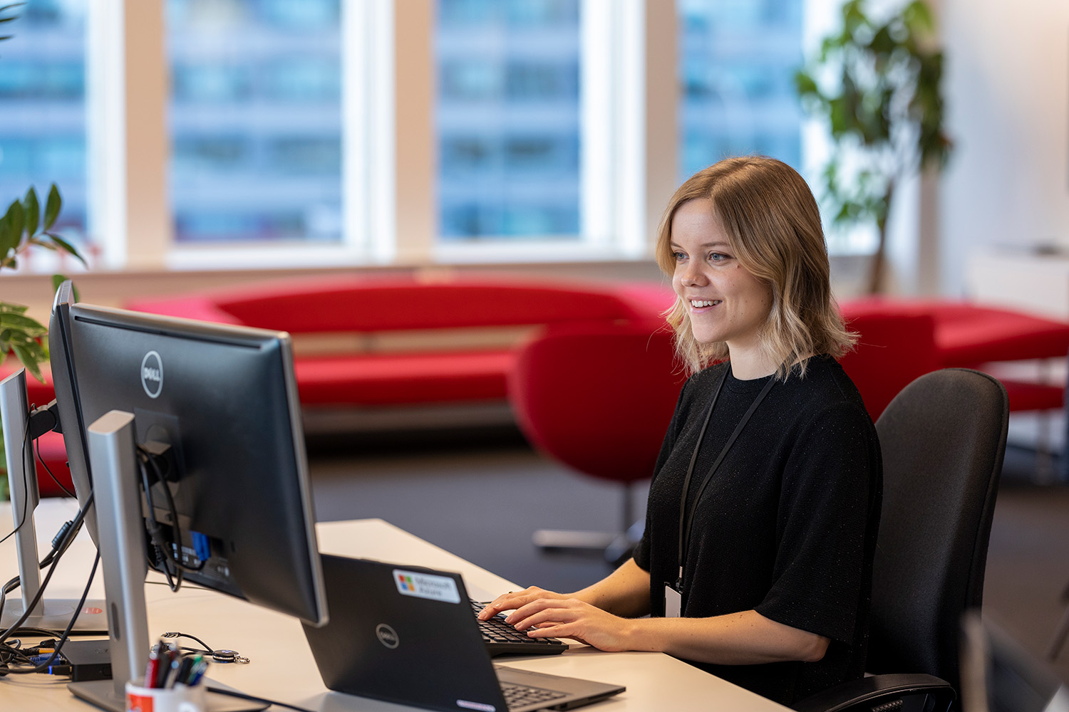 girl working on desktop